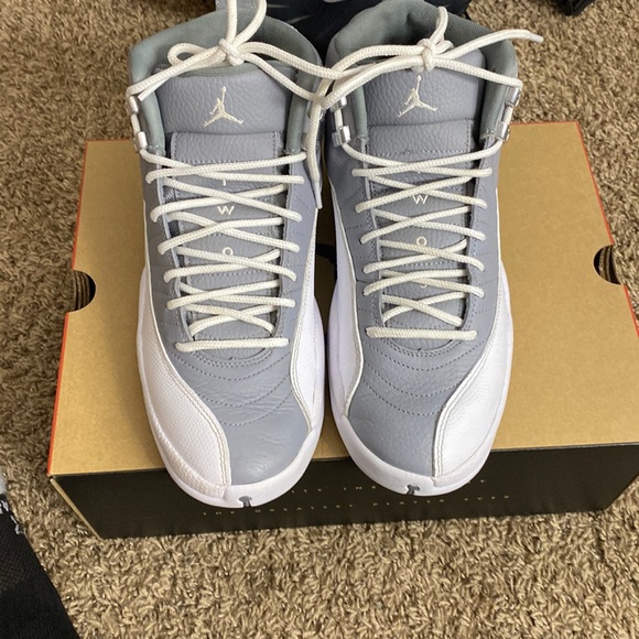 mens retro jordans near me